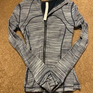 Lululemon On The Move Slim Fit Hooded Define Jacket
